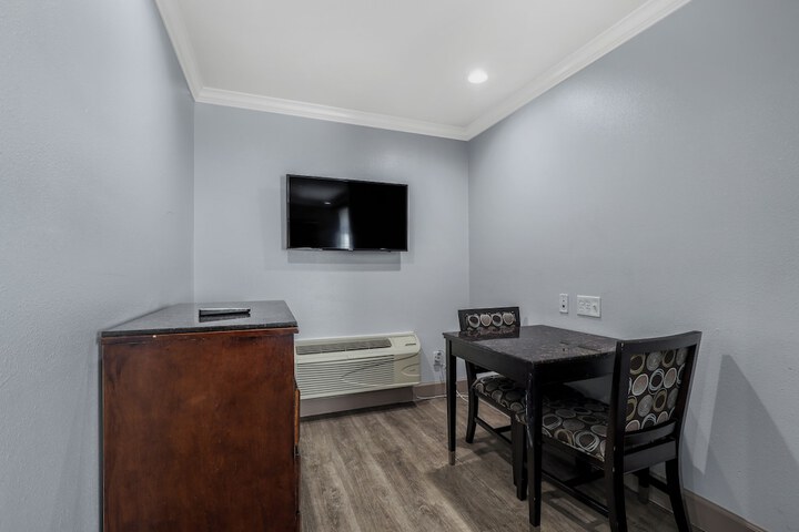Room 32 of 45