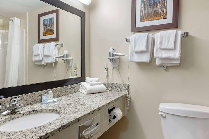 Quality Inn Airport
