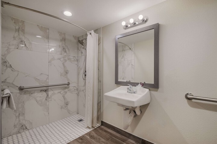 Room 21 of 26