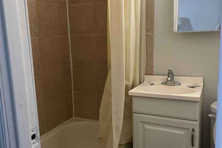 Room 10 of 18