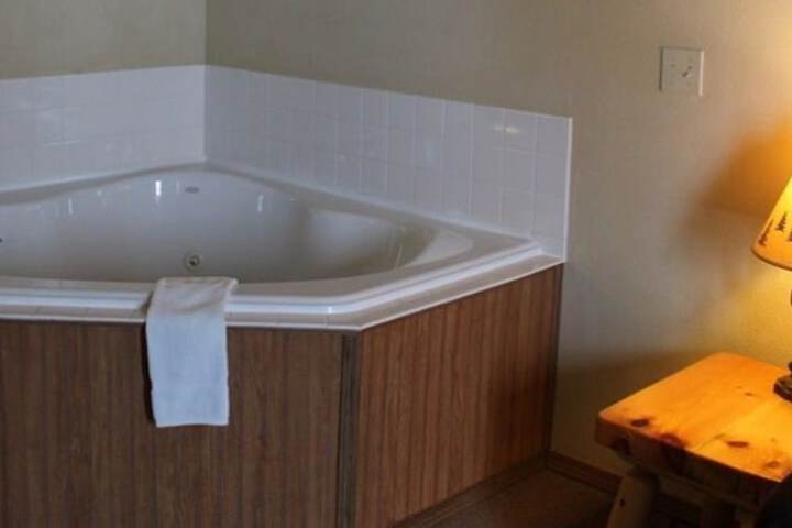 Hot Tub 44 of 68