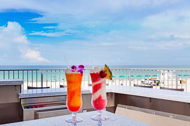 Holiday Inn Express & Suites Panama City Beach - Beachfront by IHG