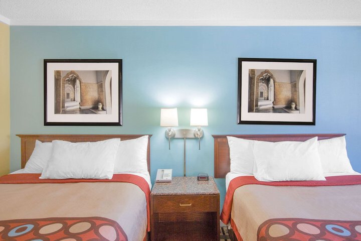 Room 16 of 20
