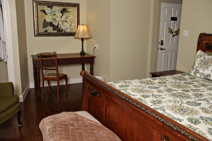 Room 17 of 43