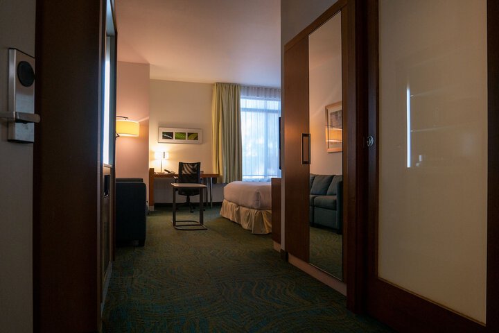 Room 14 of 18