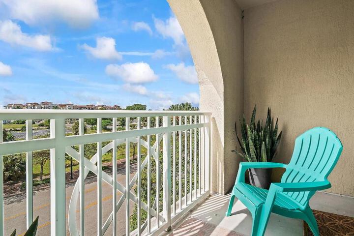 Luxury Near the Beach! Beach pass included!