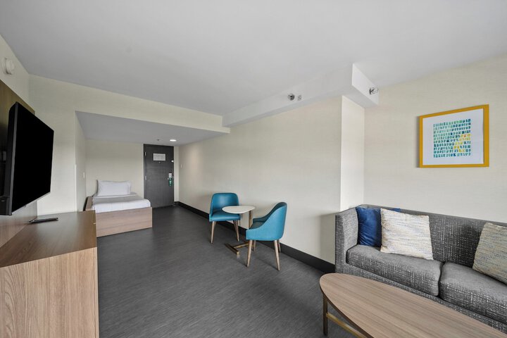 Room 104 of 129