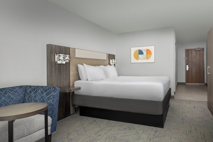 Room 15 of 38