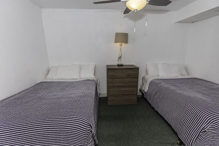 Room 13 of 21