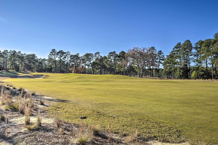 Modern Townhome w / Deck & Golf Course Views!