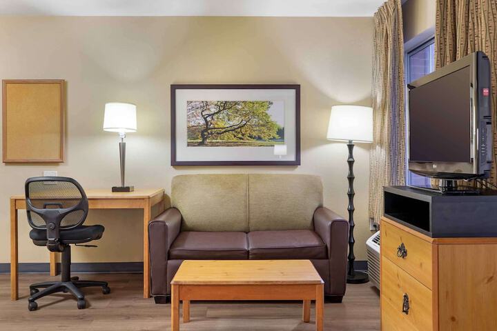 Room 14 of 28