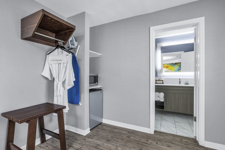 Room 30 of 51