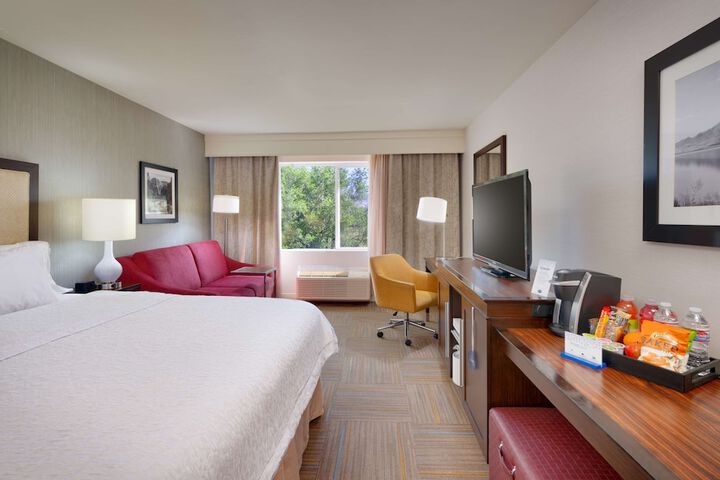 Room 32 of 53