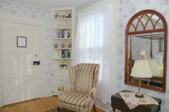 Room 27 of 80