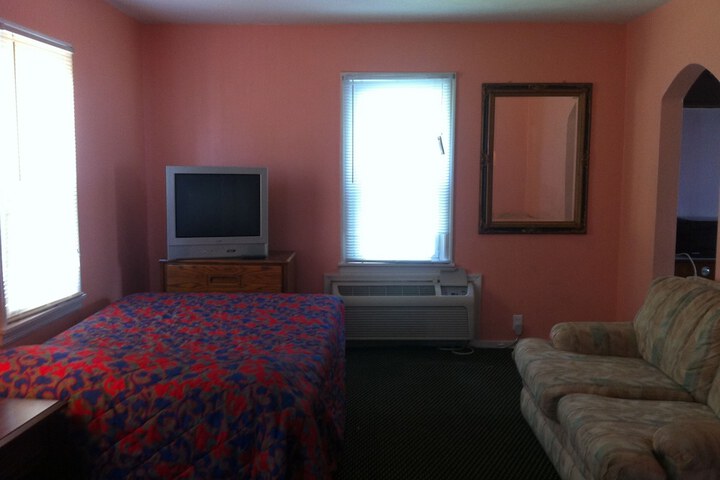 Green Crest Motel