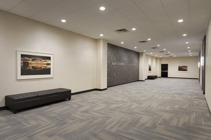 Holiday Inn & Suites Duluth Downtown by IHG