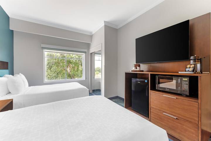 Best Western Plus Miami Airport North Hotel & Suites