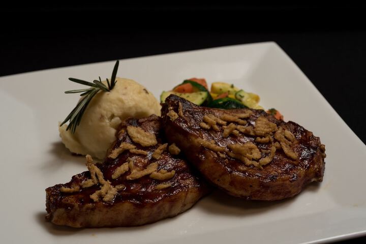 Dining 52 of 66