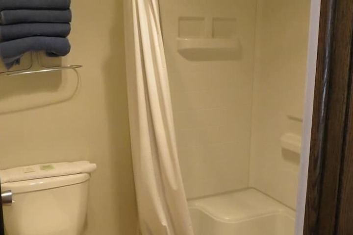 Room 6 of 6