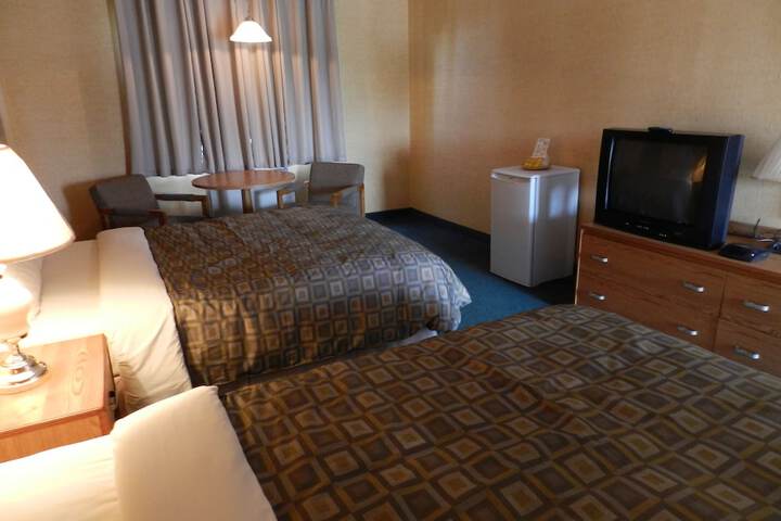 Room 13 of 27
