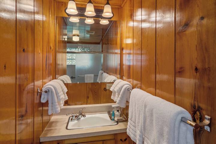 El Western Cabins & Lodges