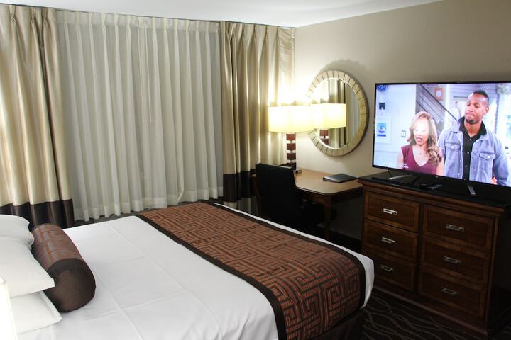 Westbridge Inn & Suites