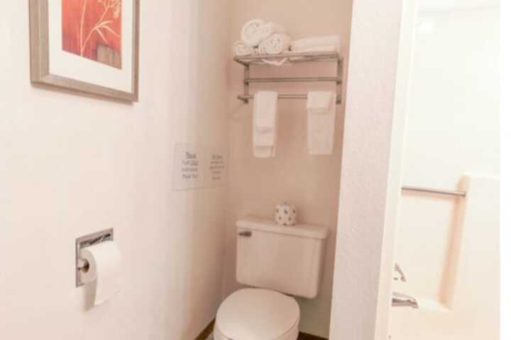 Room 42 of 61