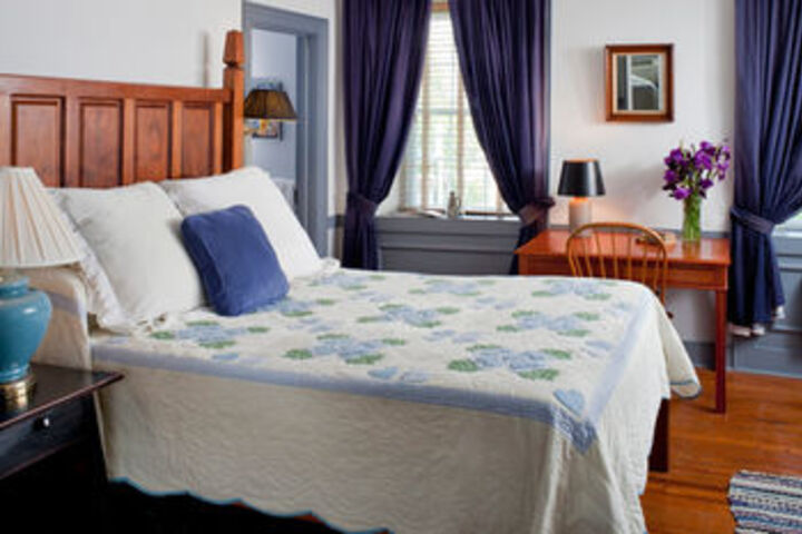 Historic Smithton Inn