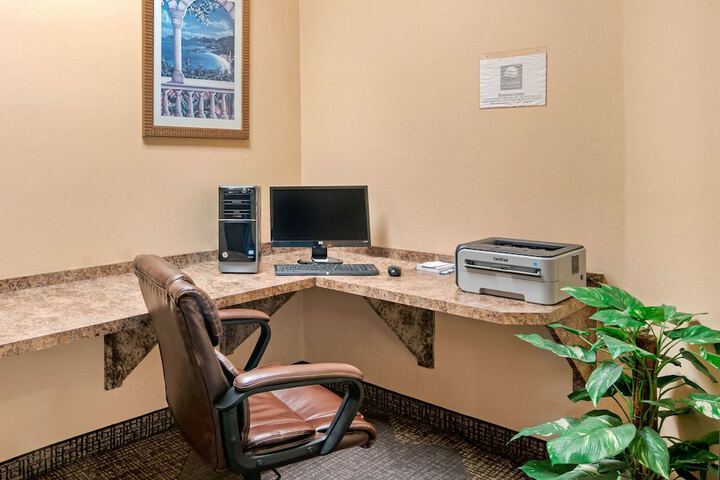 Business Center 88 of 88