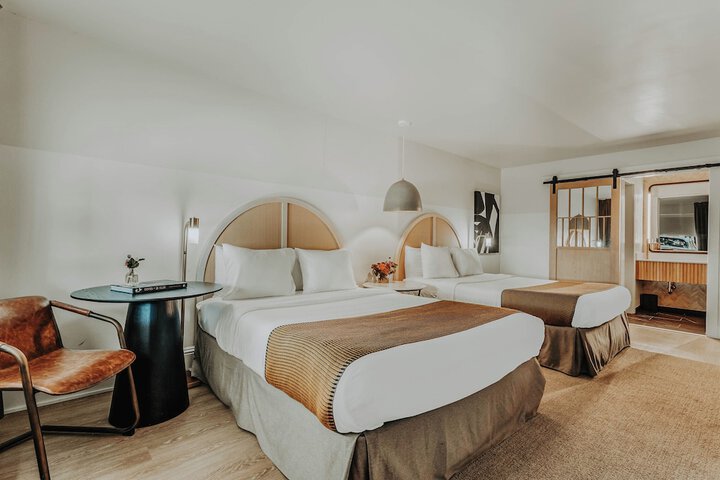 Room 21 of 37