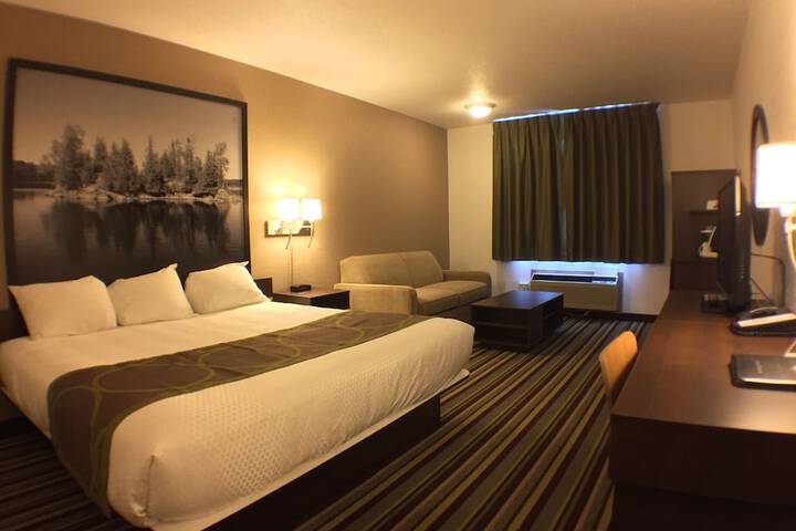 Room 27 of 43