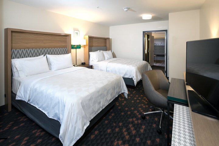 Holiday Inn Hotels and Suites Mount Pleasant by IHG
