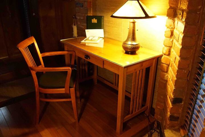 Room 52 of 150