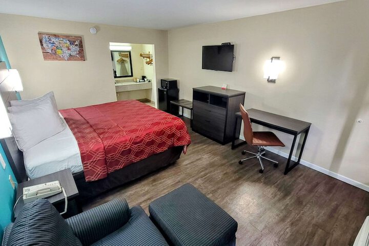 Room 34 of 37