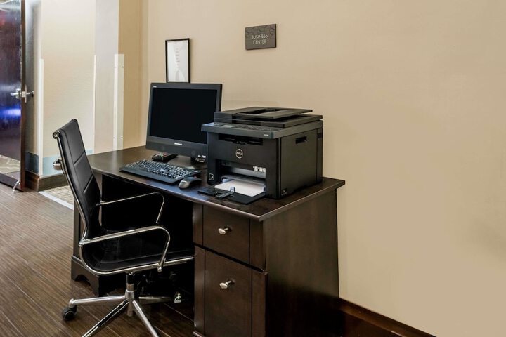 Business Center 45 of 45