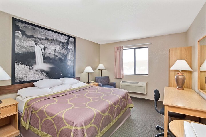 Room 21 of 27