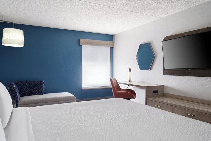 Holiday Inn Express Indianapolis Airport by IHG