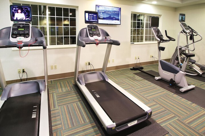 Holiday Inn Express Hotel & Suites Magnolia-Lake Columbia by IHG