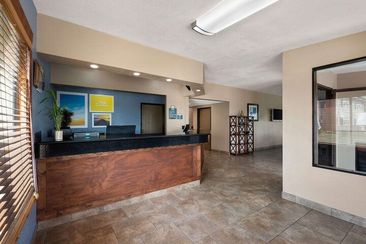 Days Inn by Wyndham Newton