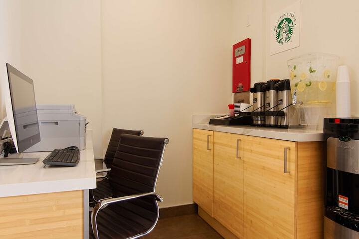 Business Center 21 of 21