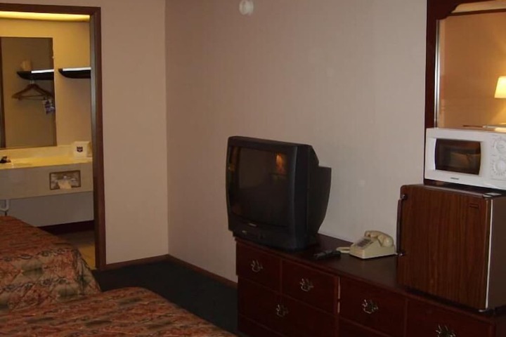 Room 12 of 15