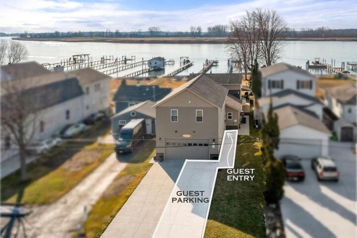 Lakeside Bliss 2BR 1BA with All Modern Comforts