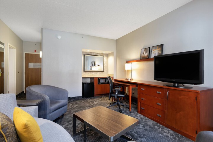 Room 15 of 25