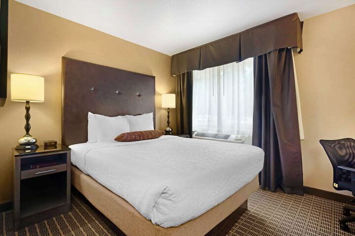 Room 40 of 76