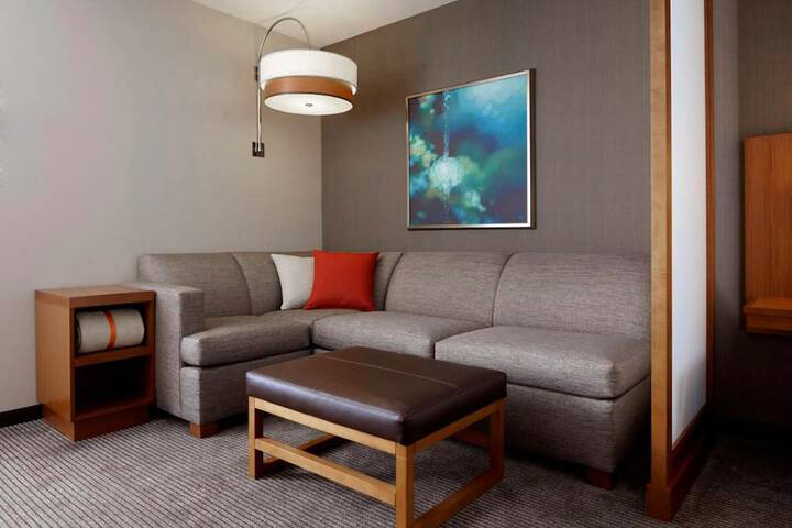 Room 28 of 53