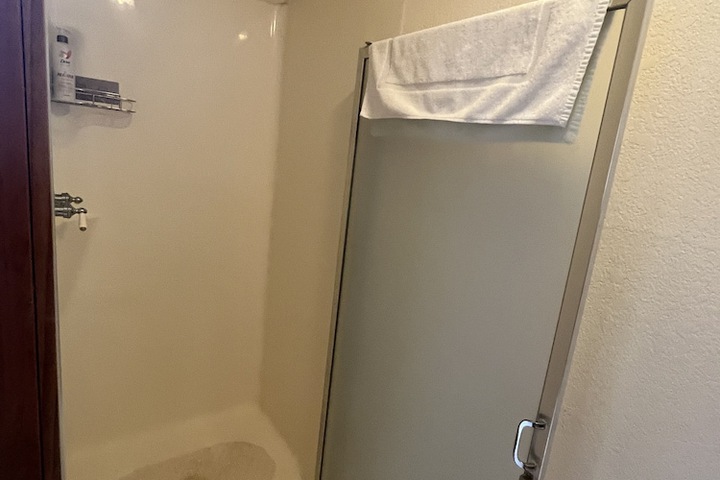 Room 46 of 74