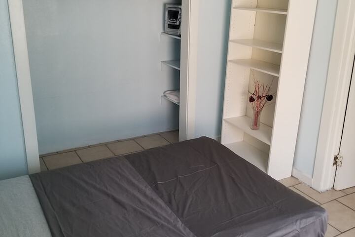 Room 5 of 12