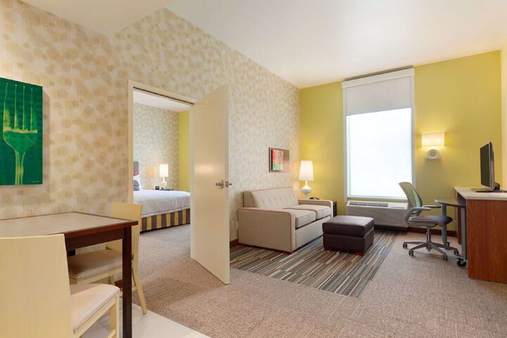 Room 33 of 59