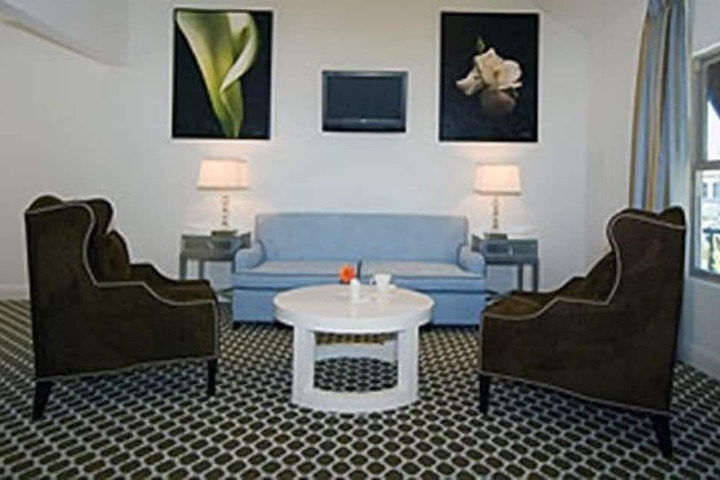 Room 30 of 66