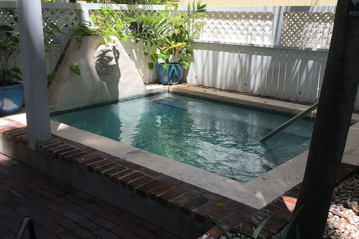 Pool 10 of 55